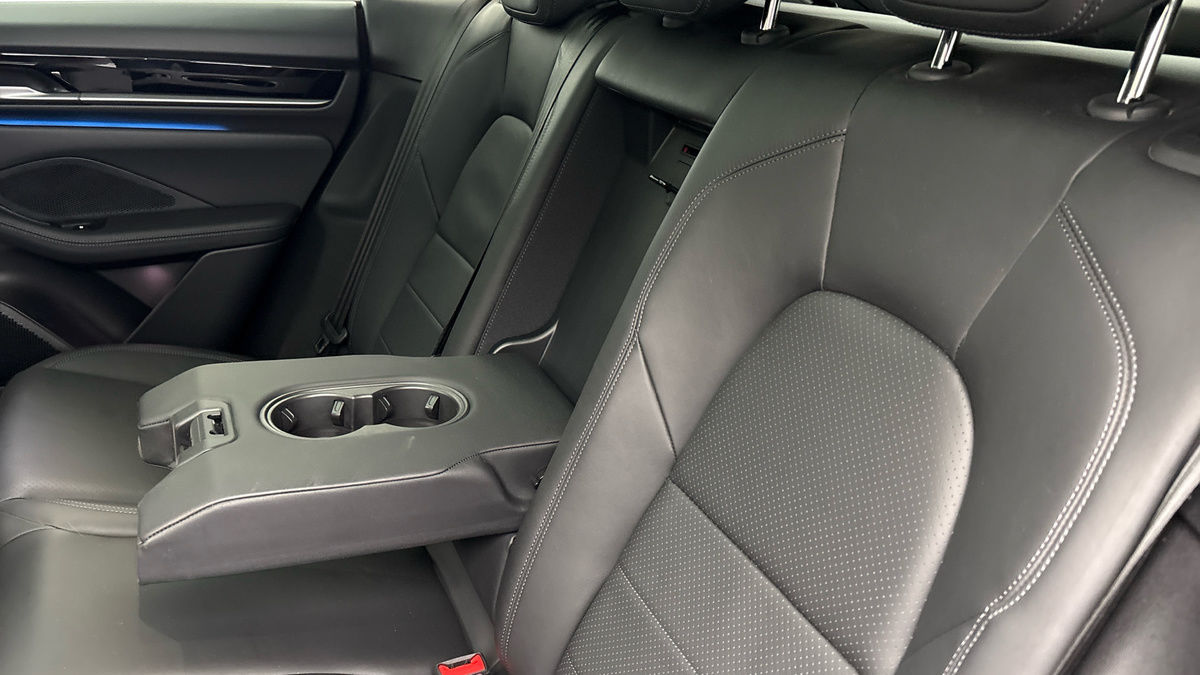 Porsche Macan Image 9