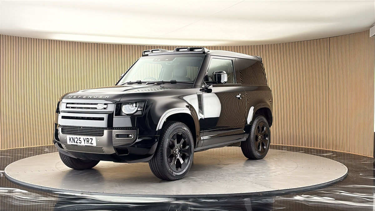 More views of Land Rover Defender 90