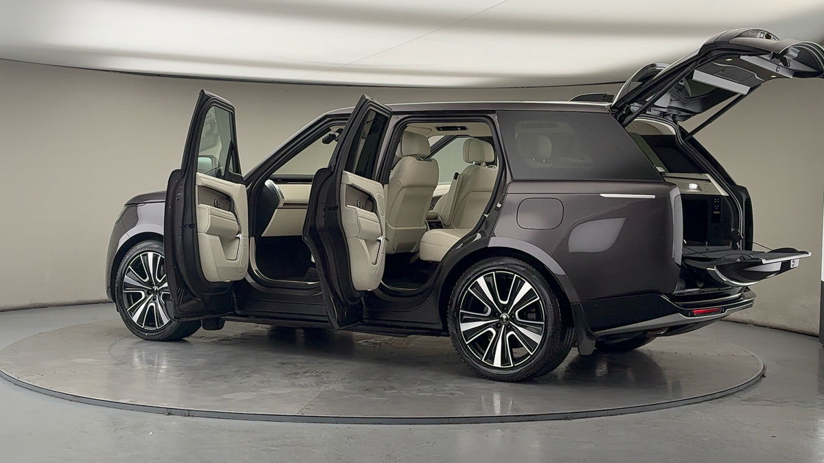 More views of Land Rover Range Rover