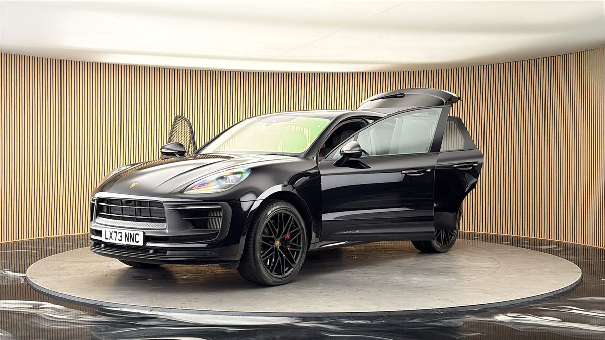 More views of Porsche Macan