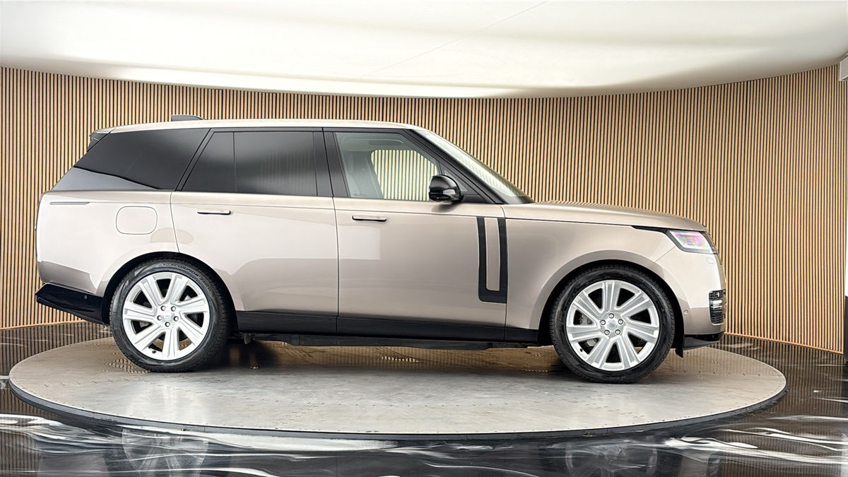 More views of Land Rover Range Rover