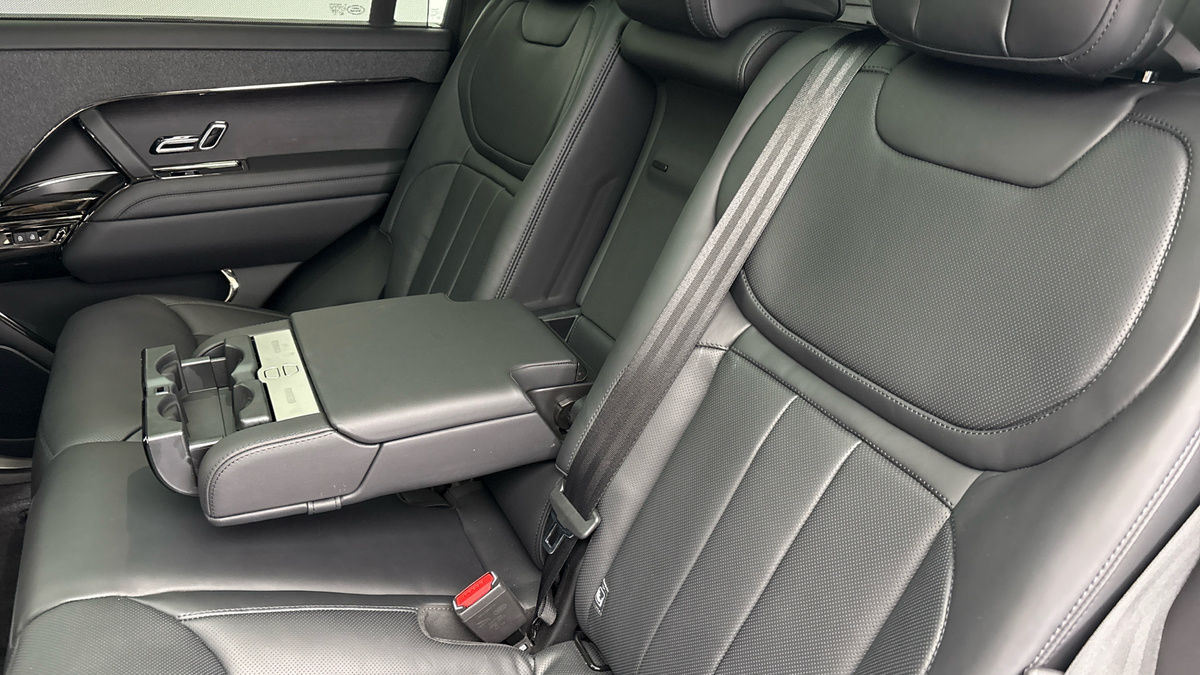 Land Rover Range Rover Sport Image 9