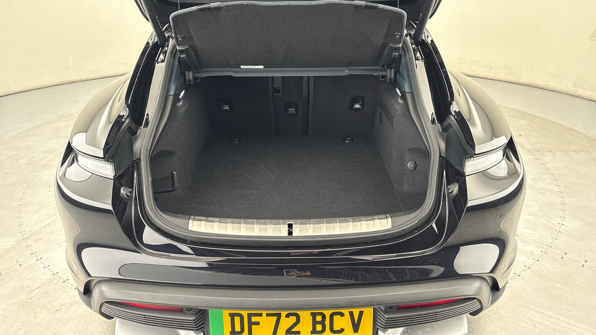 Porsche Taycan Image 11