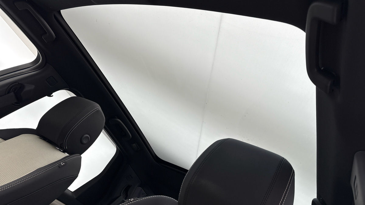 Land Rover Discovery Sport Image 6