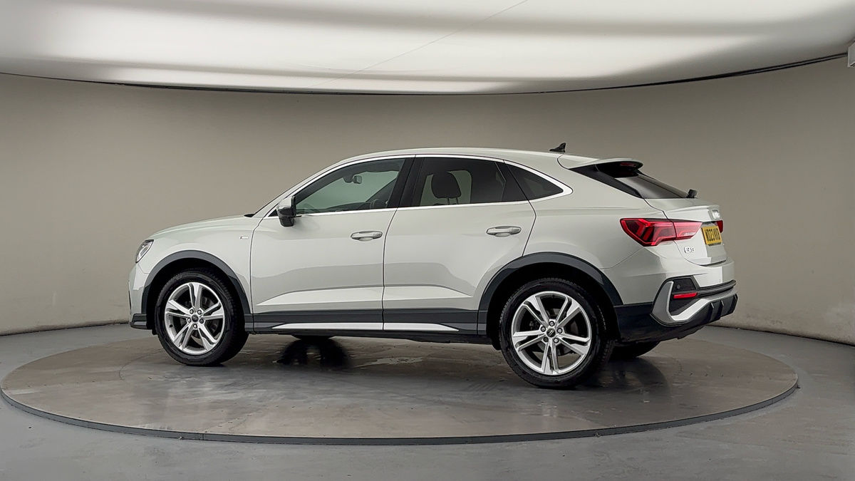 More views of Audi Q3