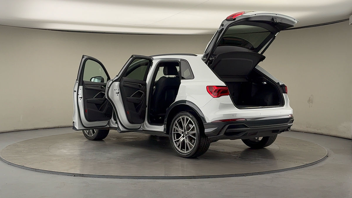 More views of Audi Q3