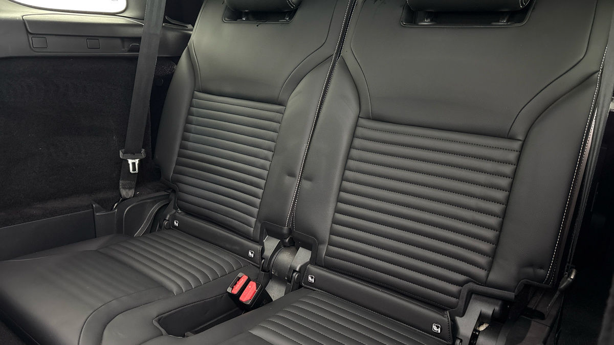 Land Rover Discovery Image 25