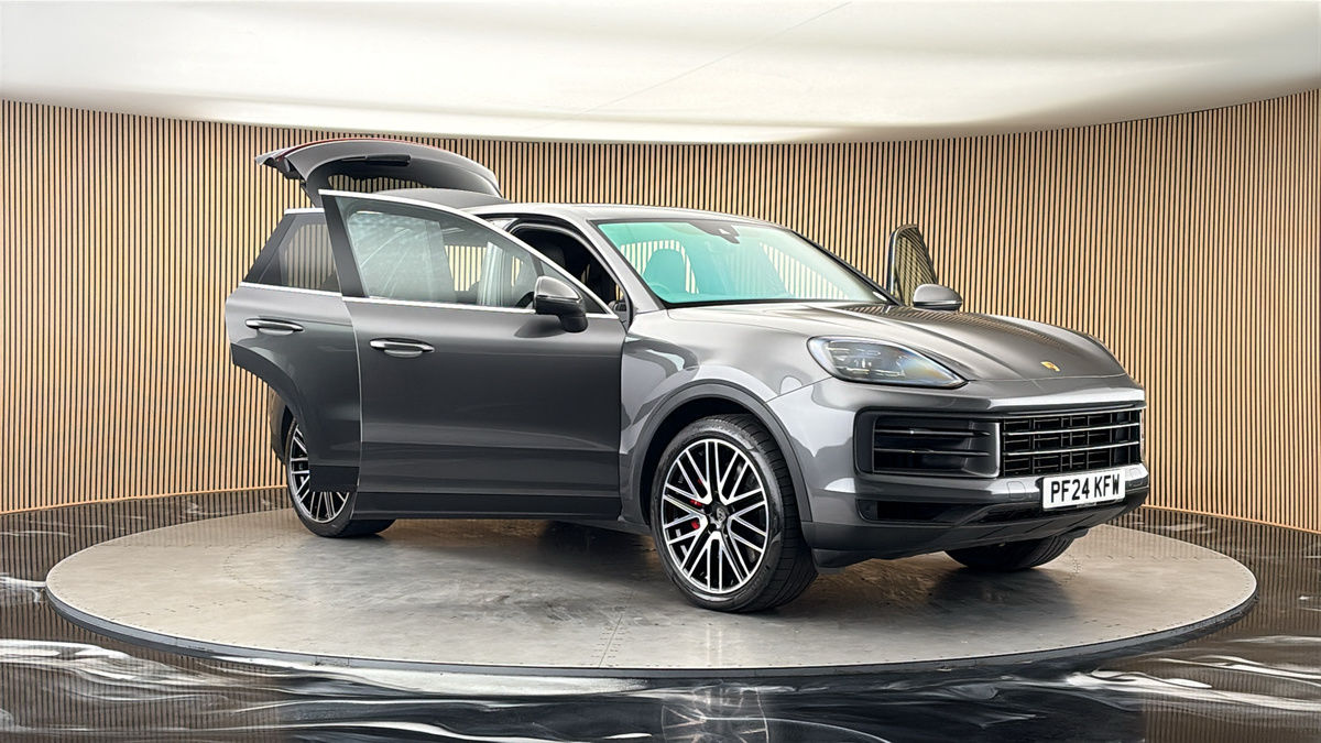More views of Porsche Cayenne