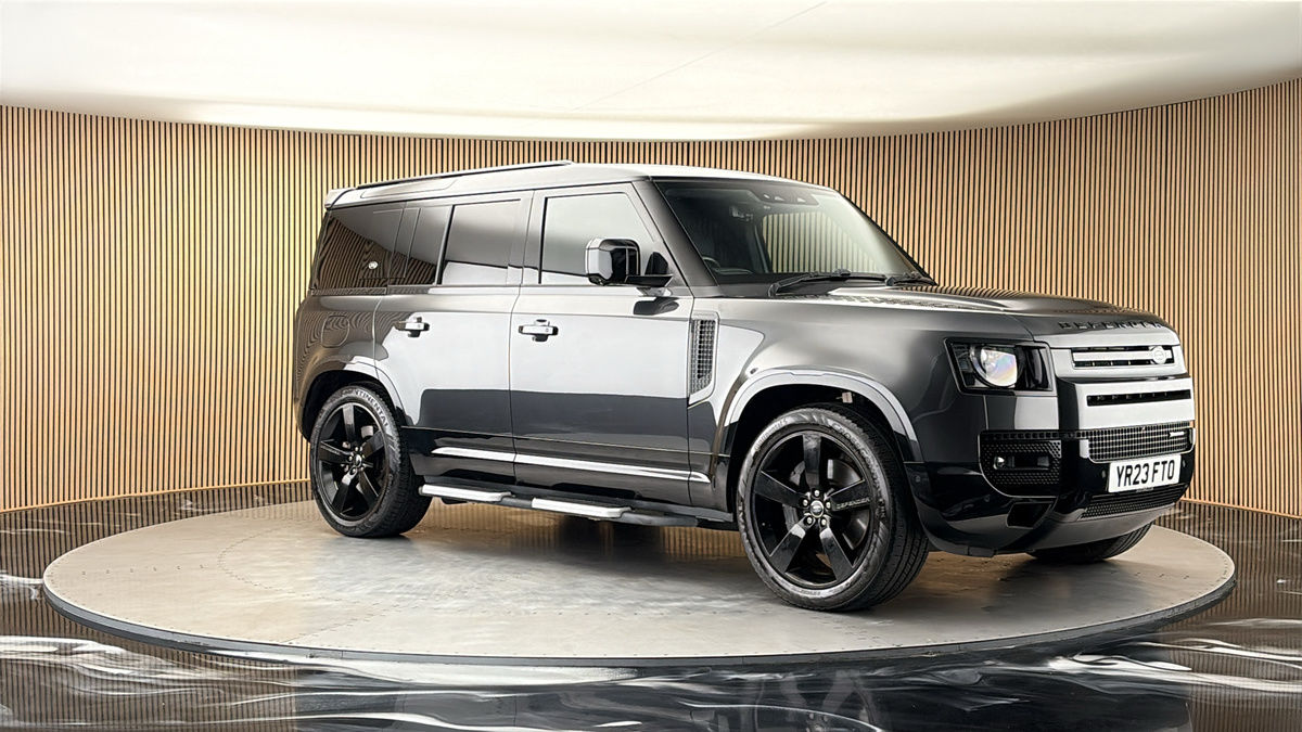 More views of Land Rover Defender 110