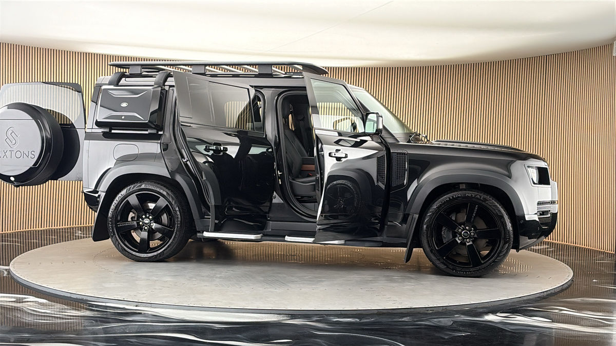 More views of Land Rover Defender 110