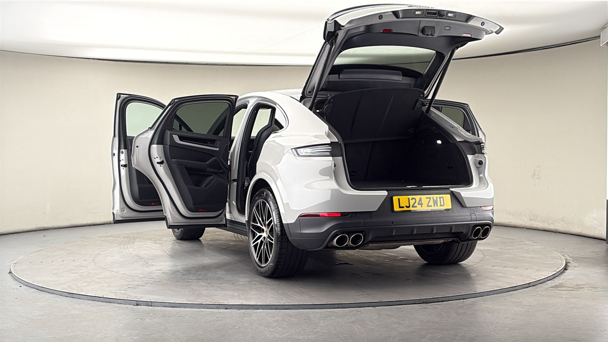 More views of Porsche Cayenne