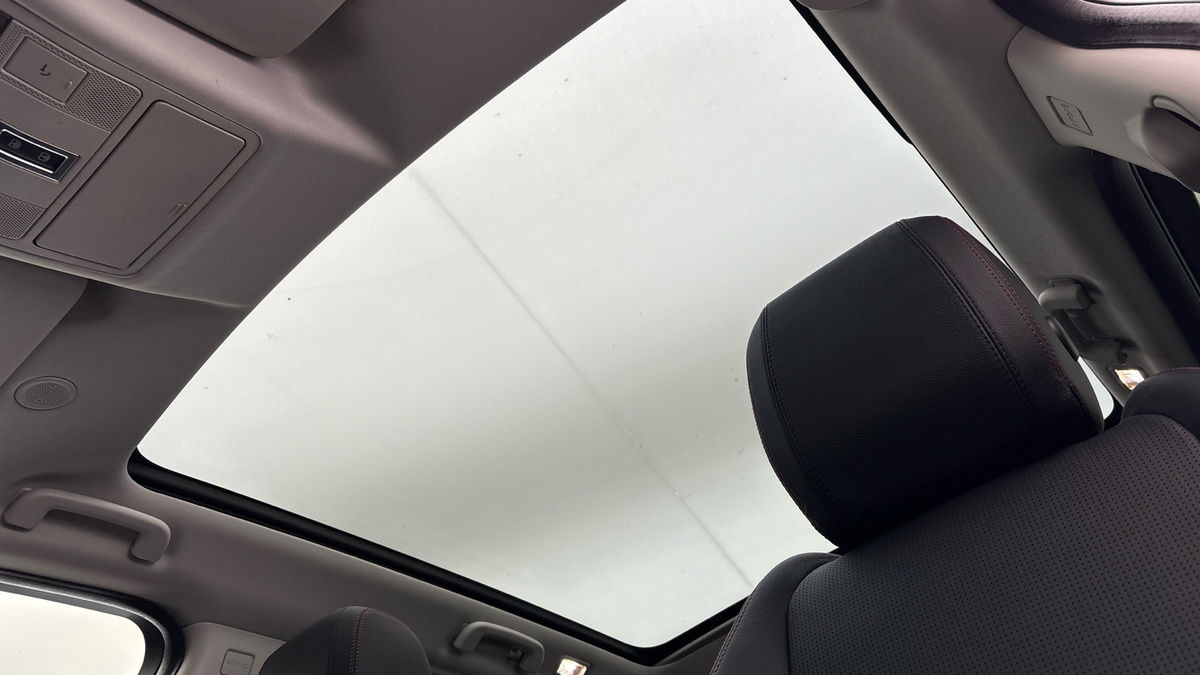 Land Rover Discovery Sport Image 6