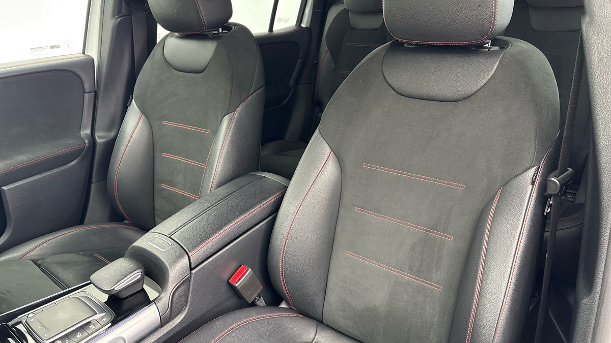 Mercedes-Benz GLB Image 7