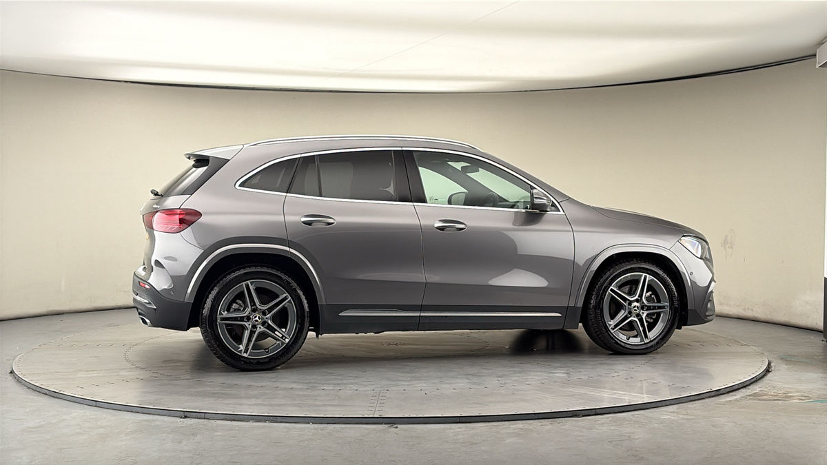 More views of Mercedes-Benz GLA