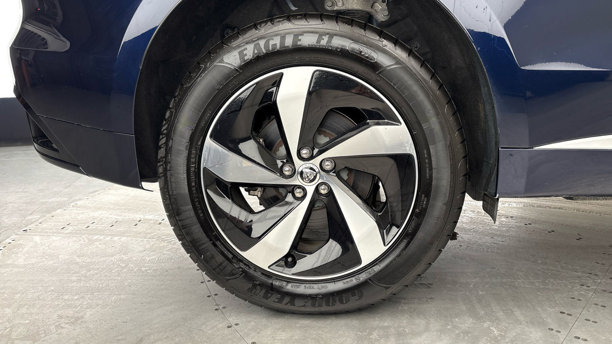 Jaguar F-PACE Image 10