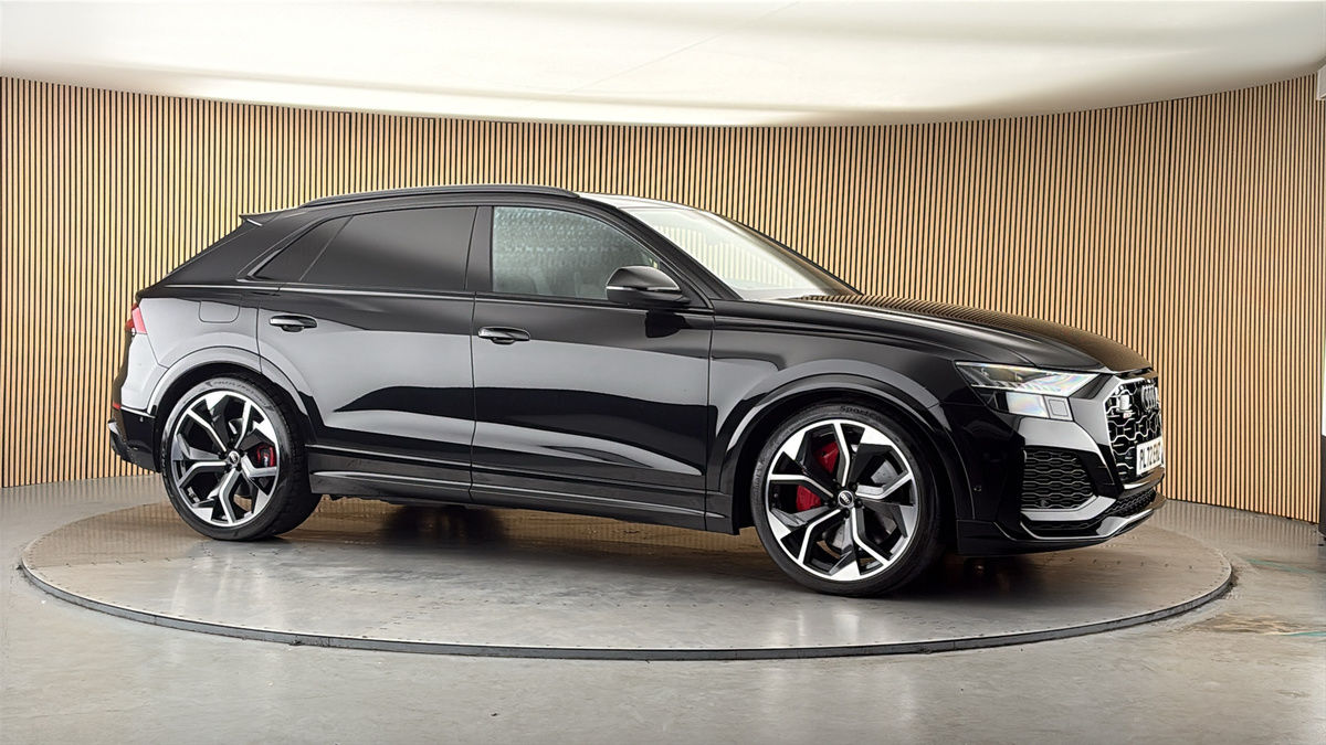 More views of Audi RSQ8