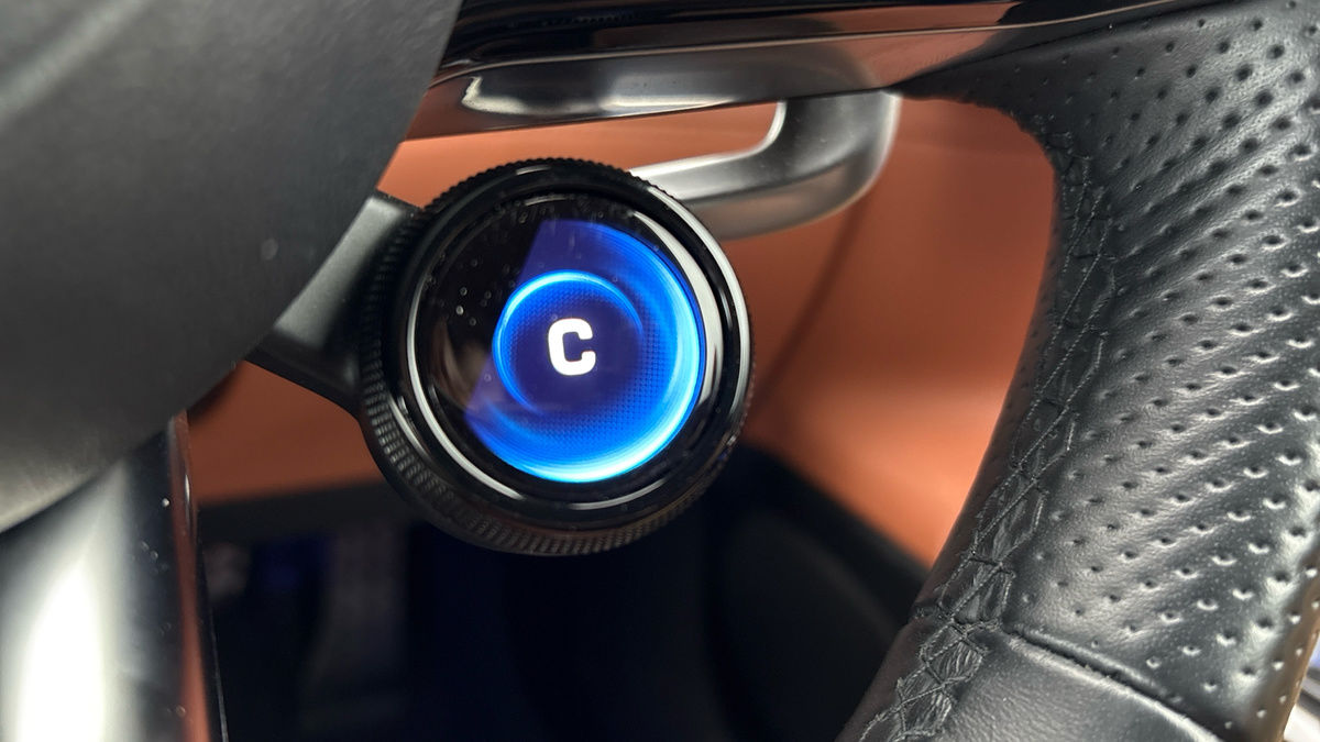 Mercedes-Benz SL Image 26