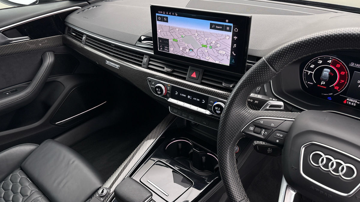 Audi RS4 Avant Image 18