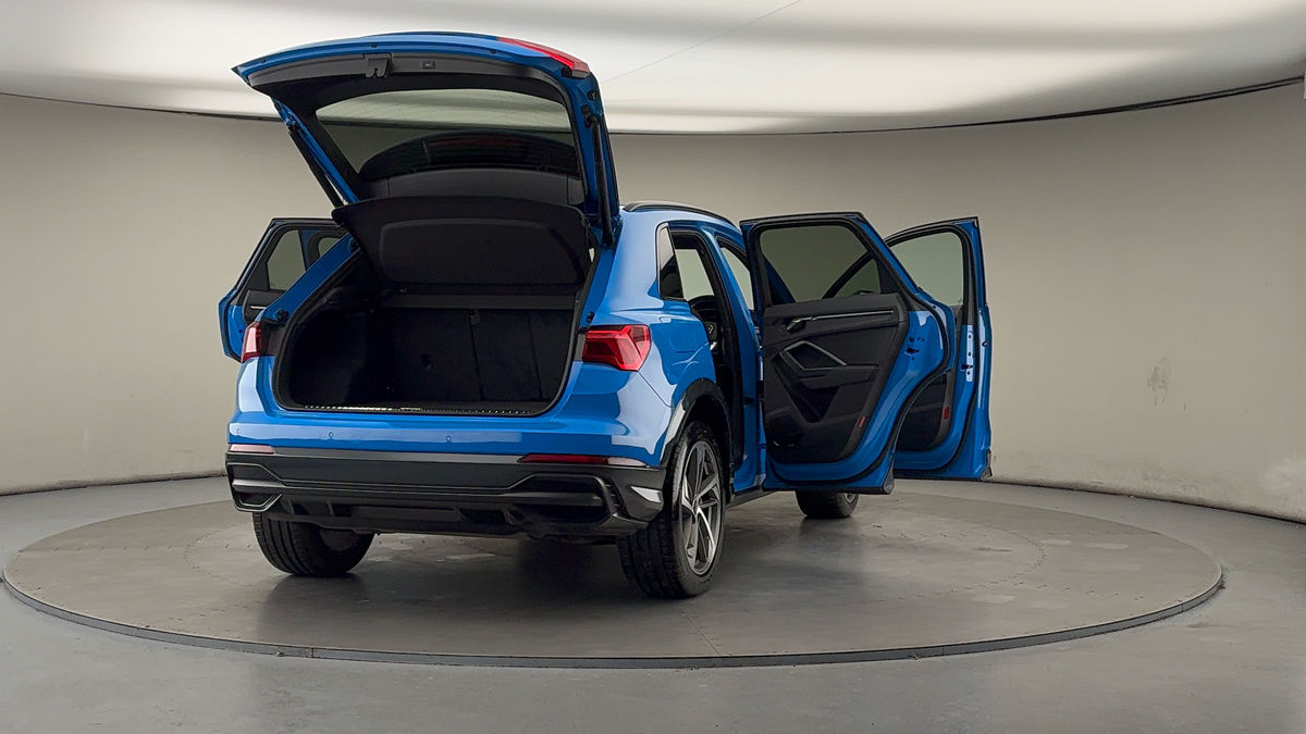 More views of Audi Q3