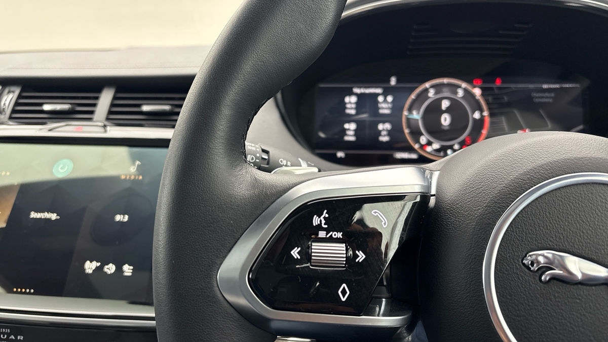Jaguar E-PACE Image 13