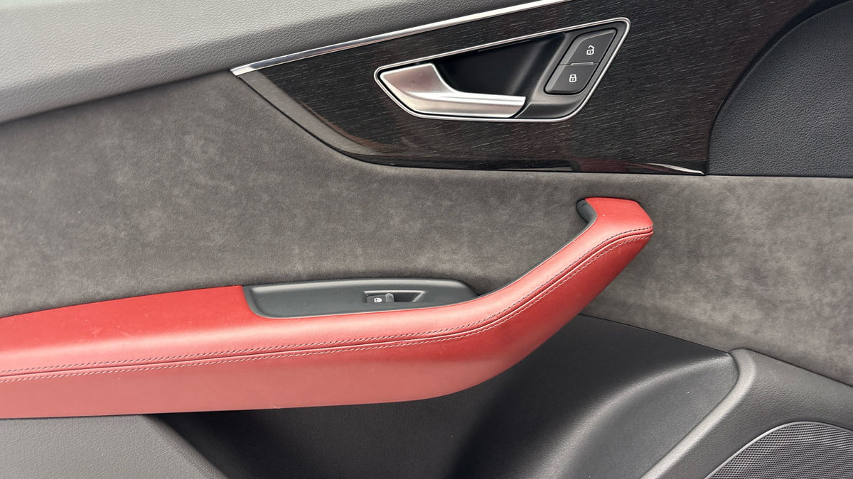 Audi SQ8 Image 19