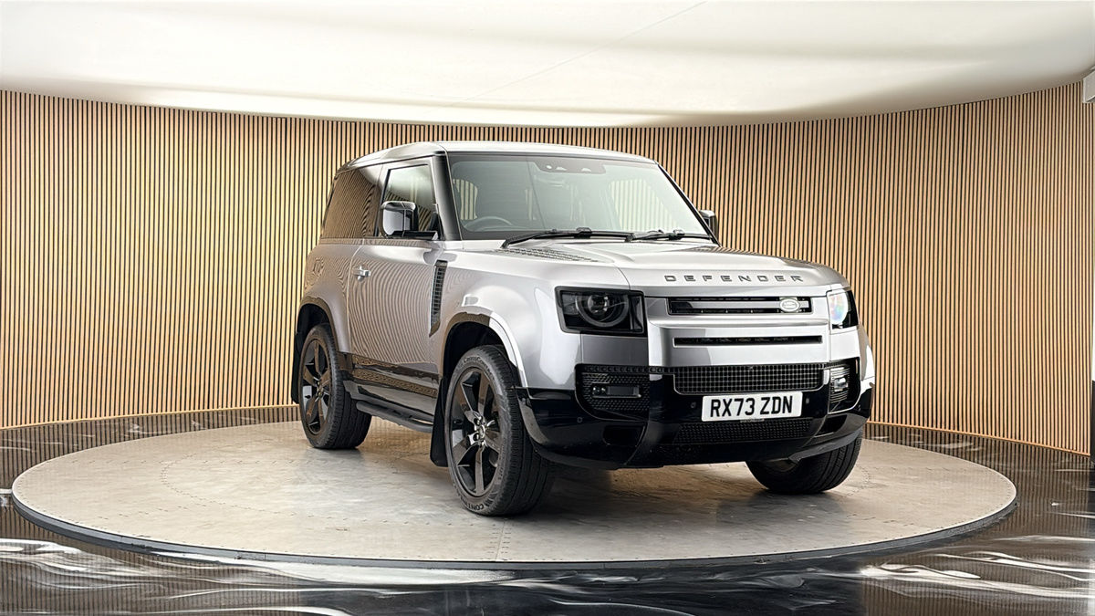 More views of Land Rover Defender 90