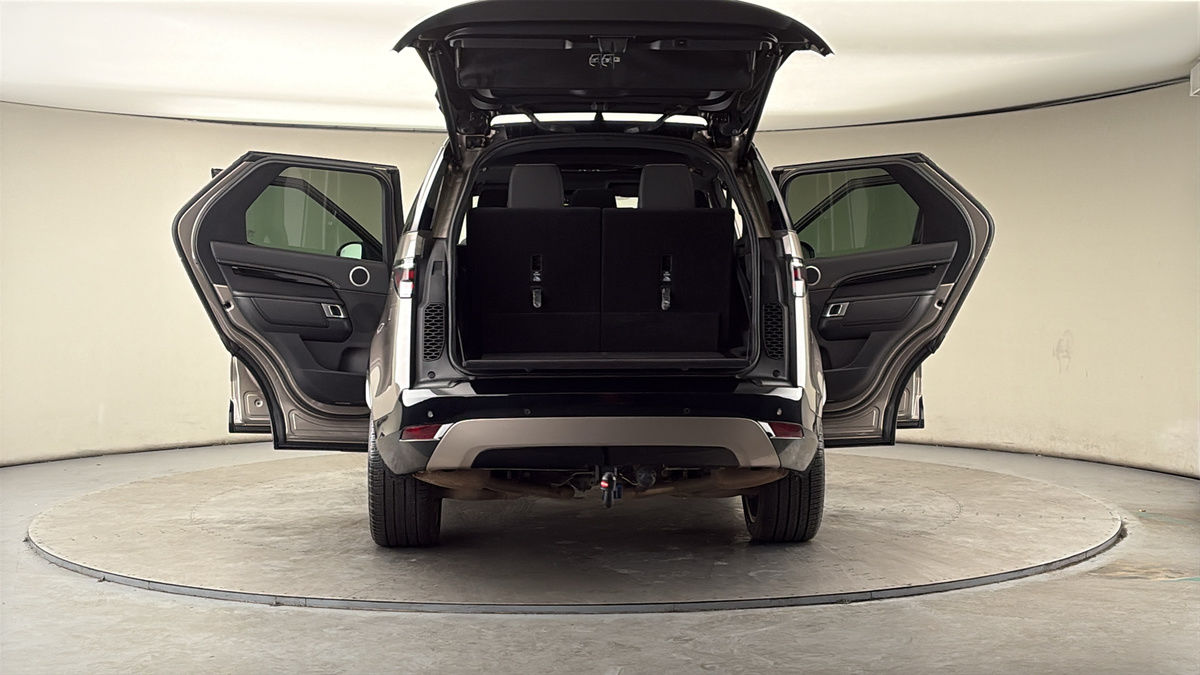 More views of Land Rover Discovery