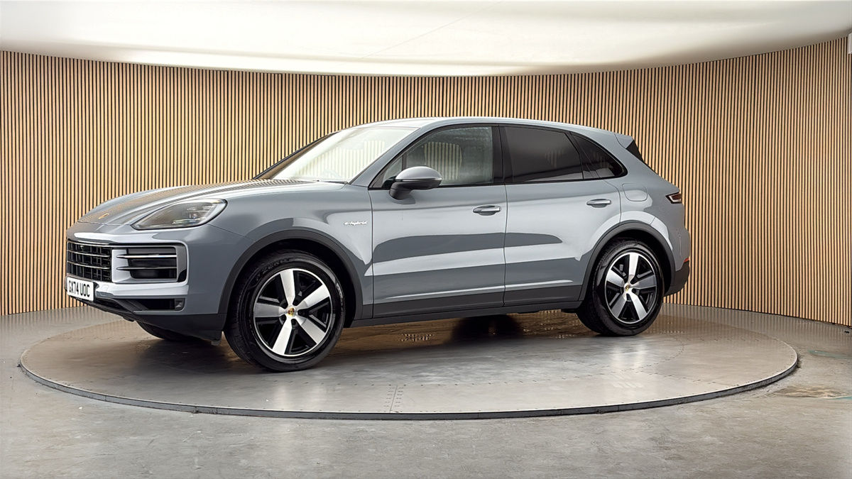 More views of Porsche Cayenne