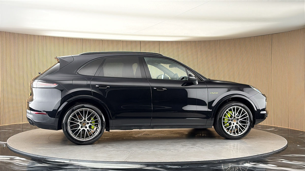More views of Porsche Cayenne