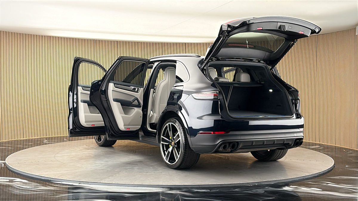 Porsche Cayenne Image 23