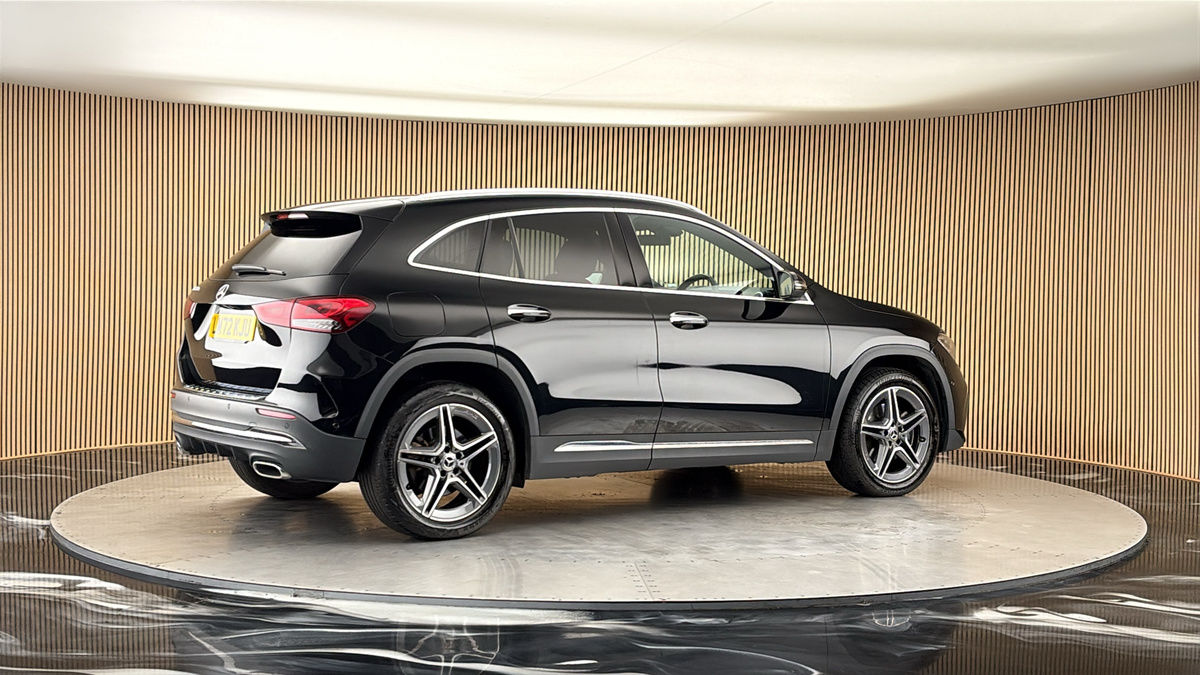 More views of Mercedes-Benz GLA