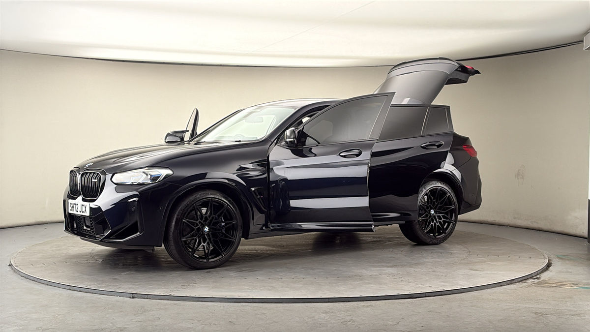 More views of BMW X4 M