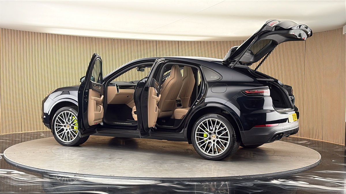More views of Porsche Cayenne