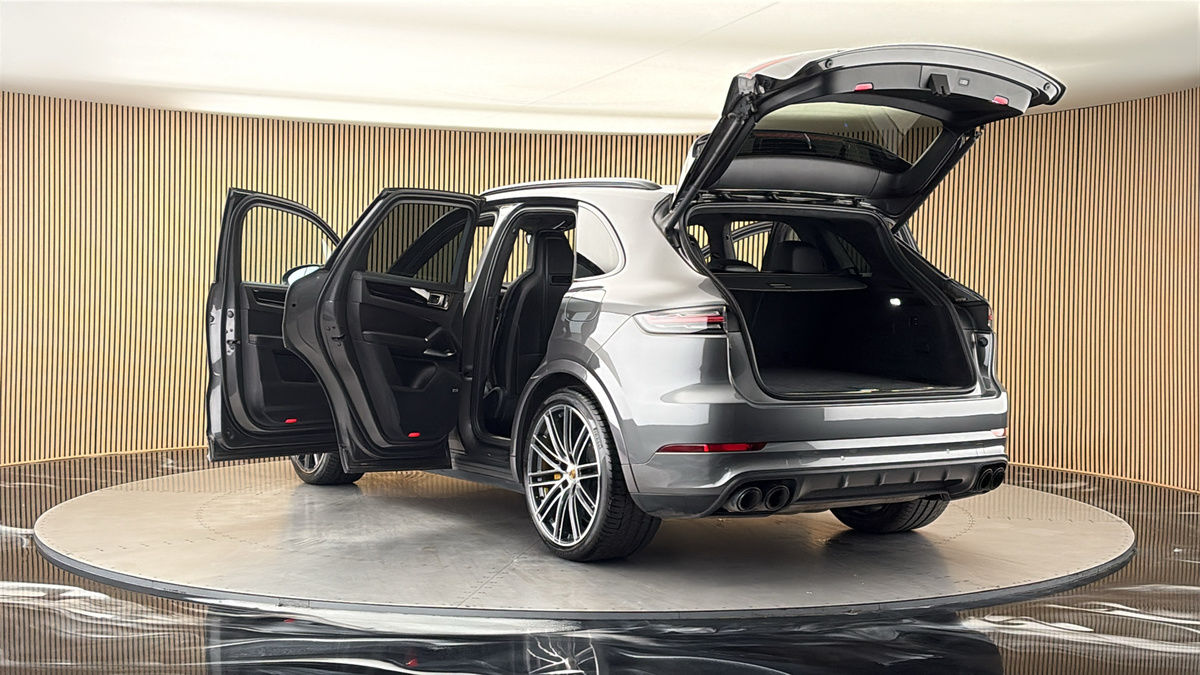 Porsche Cayenne Image 23