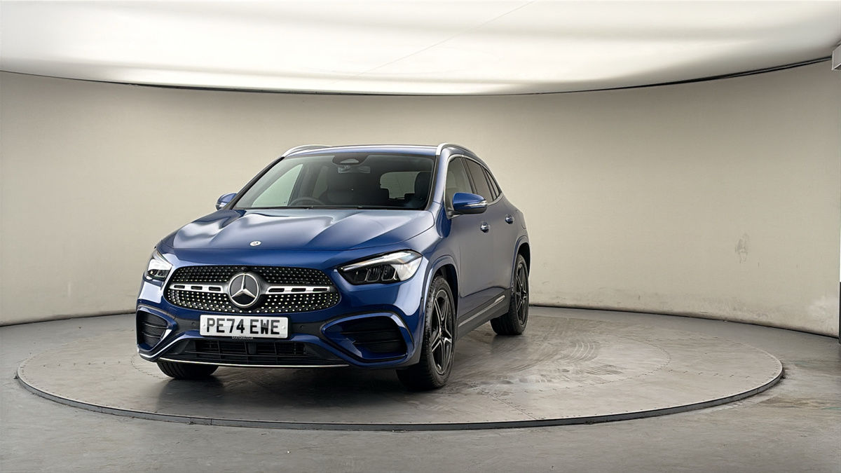 More views of Mercedes-Benz GLA