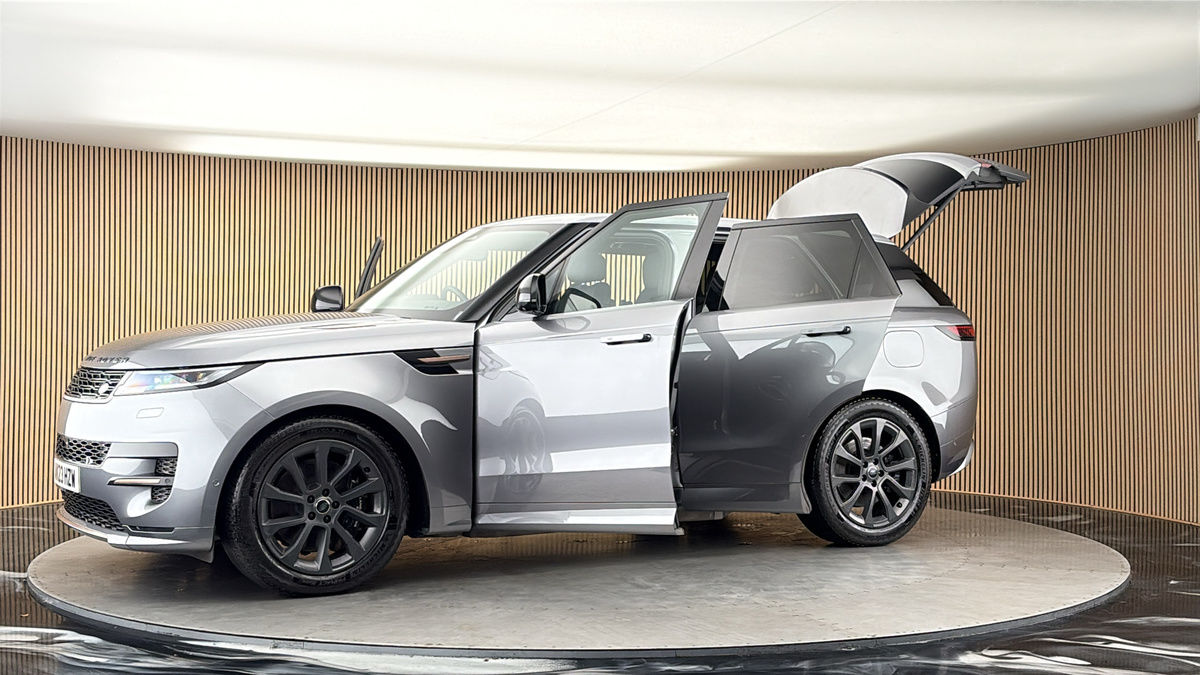 More views of Land Rover Range Rover Sport