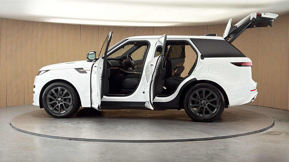 More views of Land Rover Range Rover Sport