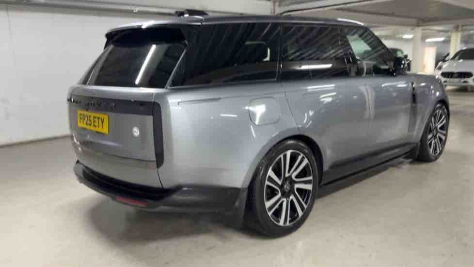 More views of Land Rover Range Rover