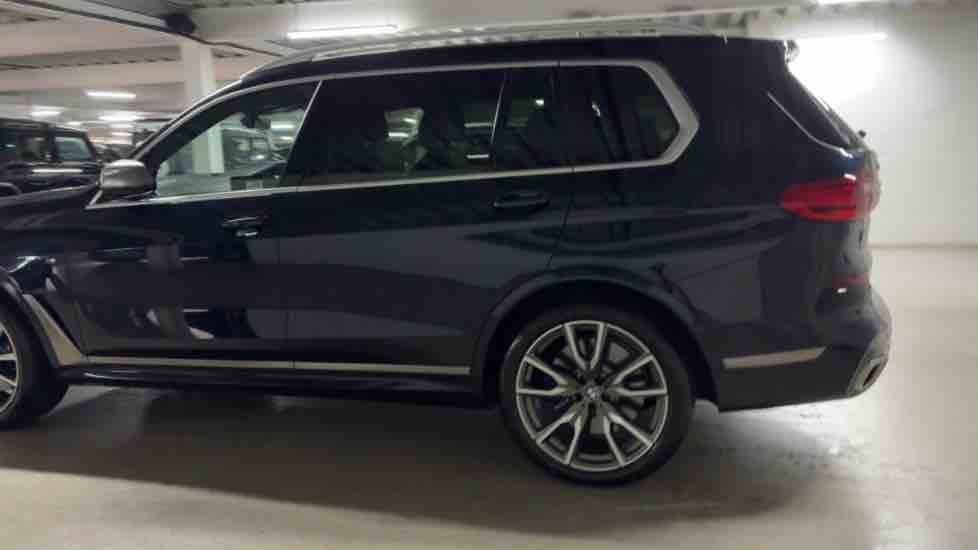 More views of BMW X7