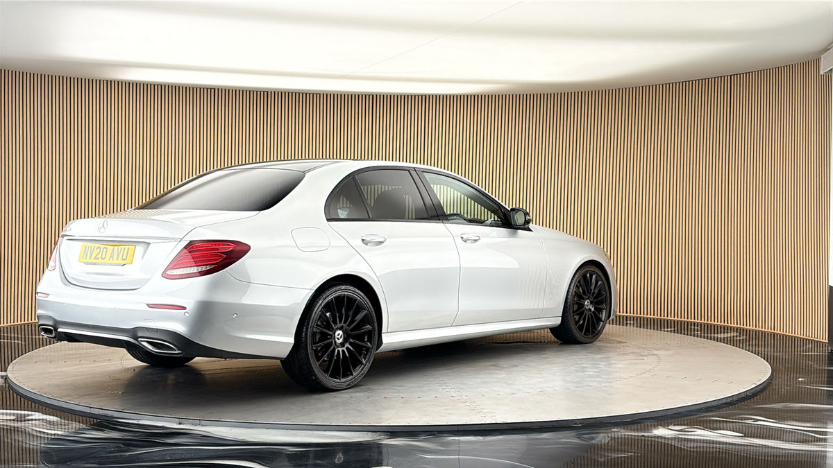 Mercedes-Benz E Class Image 21