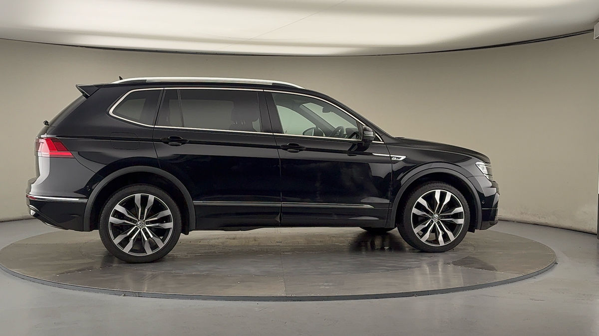 More views of Volkswagen Tiguan Allspace