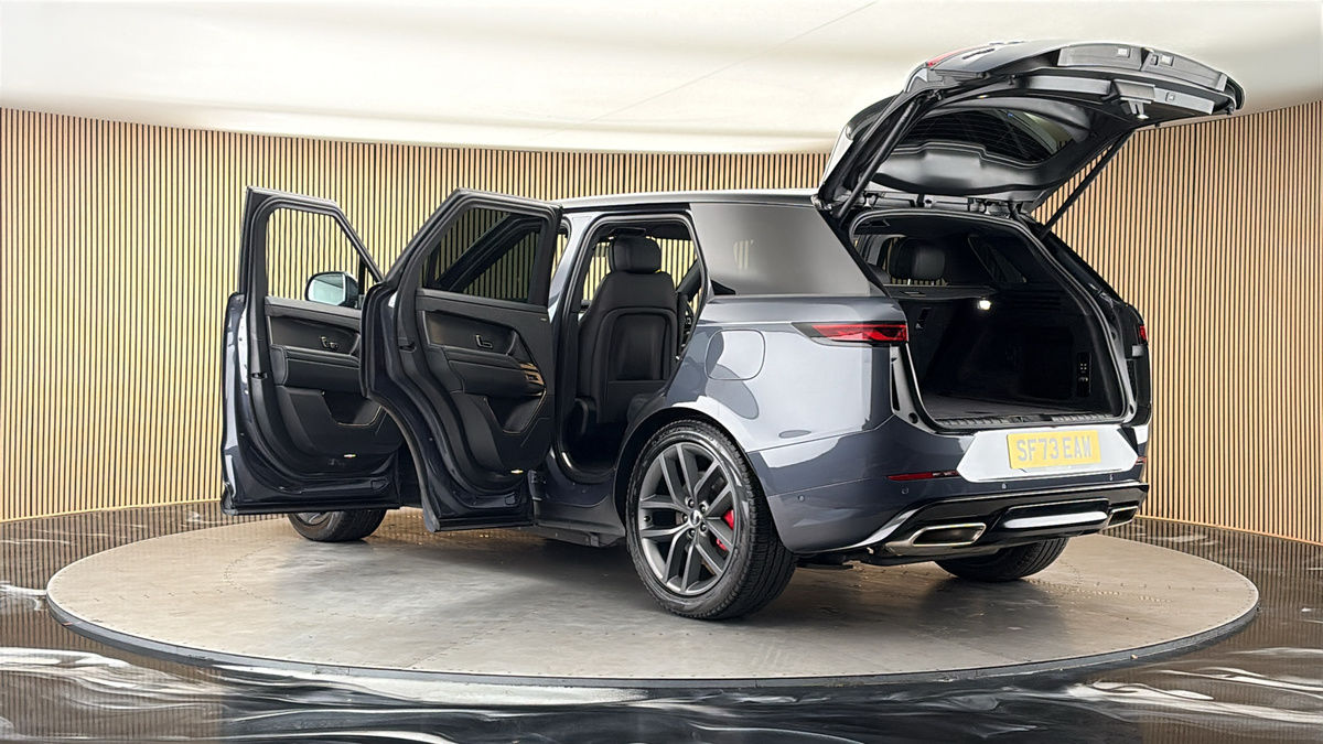 More views of Land Rover Range Rover Sport