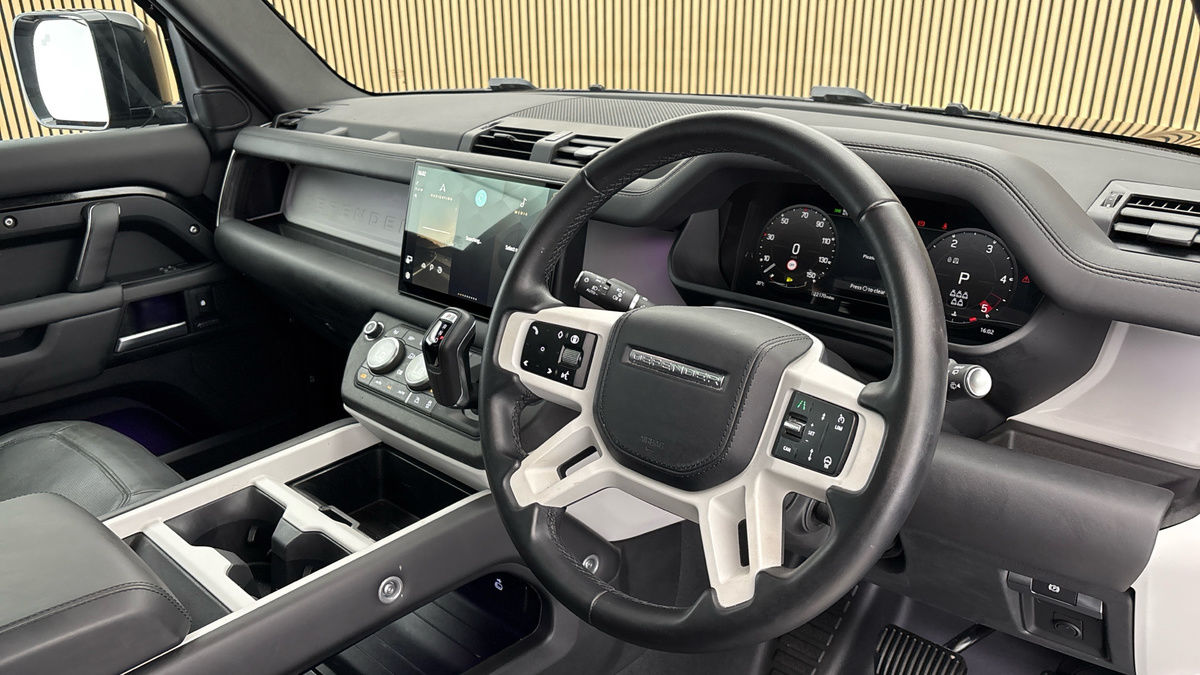 Land Rover Defender 110 Urban Image 5