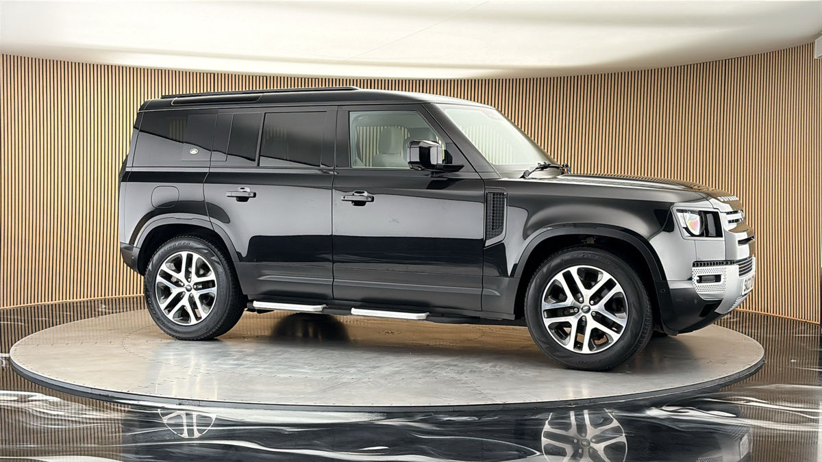 More views of Land Rover Defender 110