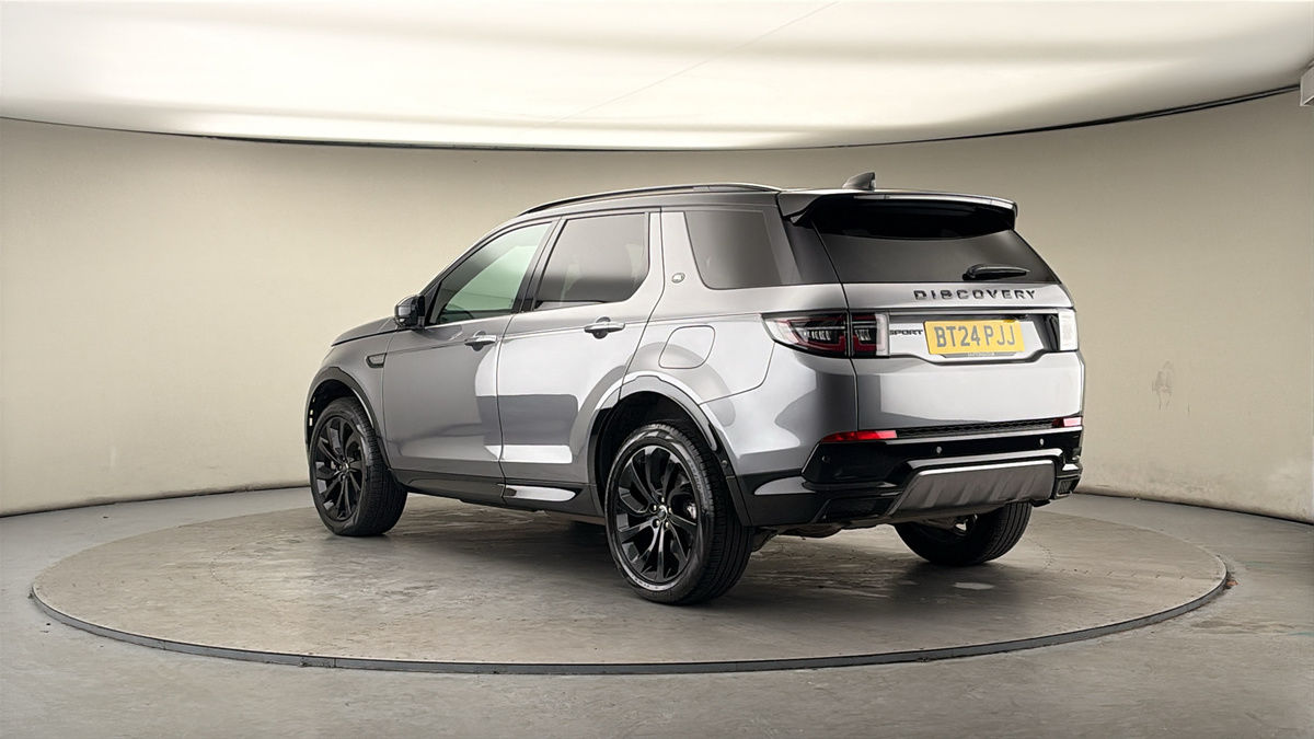 Land Rover Discovery Sport Image 2
