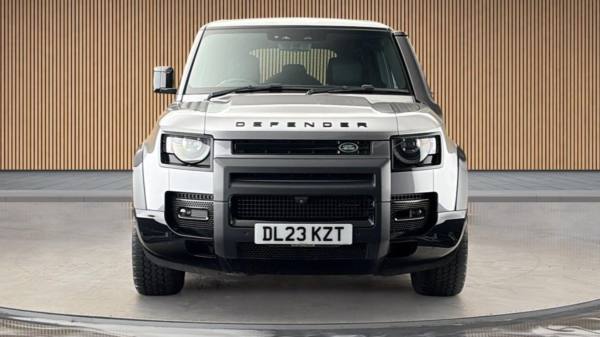 Land Rover Defender 110 Image 3