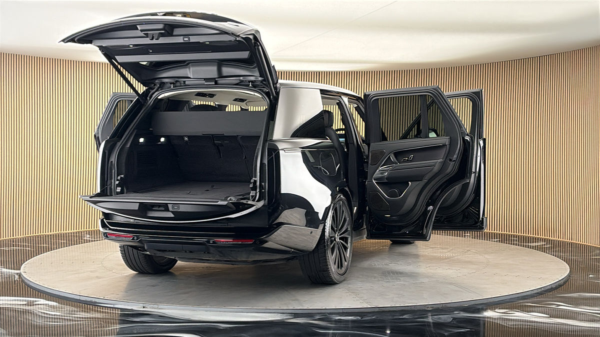 More views of Land Rover Range Rover