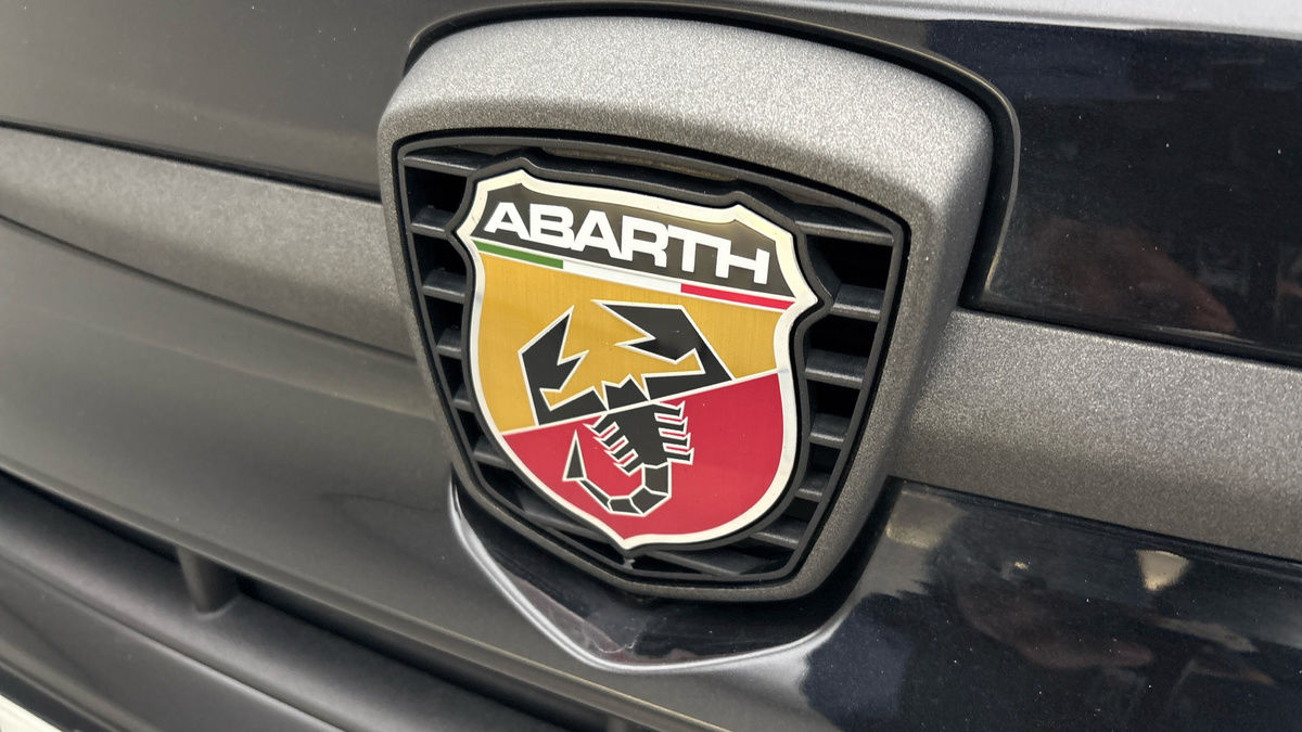 Abarth 695C Image 24