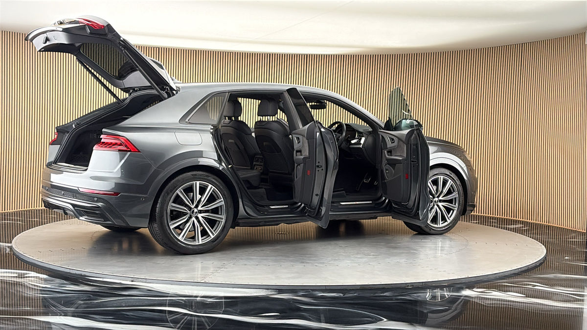 More views of Audi Q8