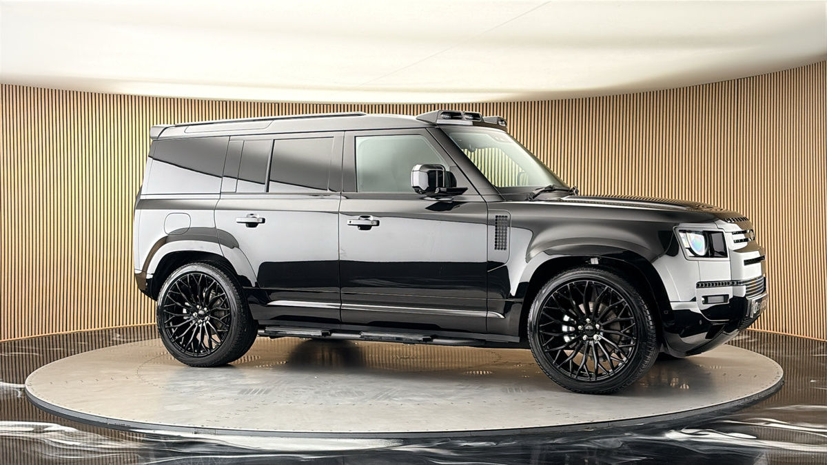 More views of Land Rover Defender 110